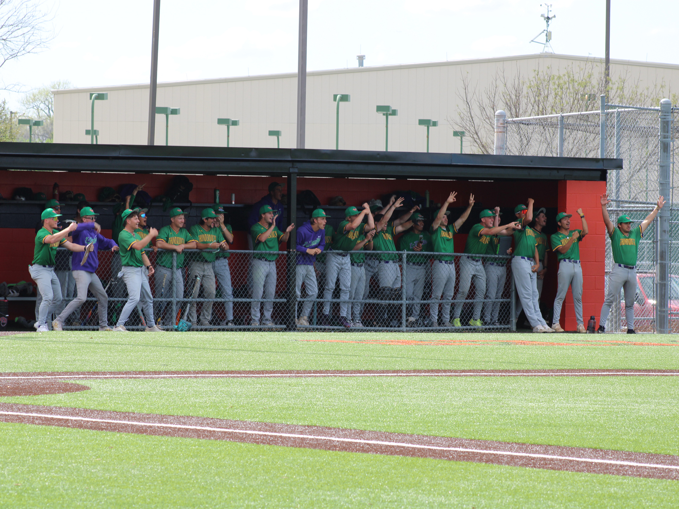 Richland Survives Cedar Valley, Moves into Second in League