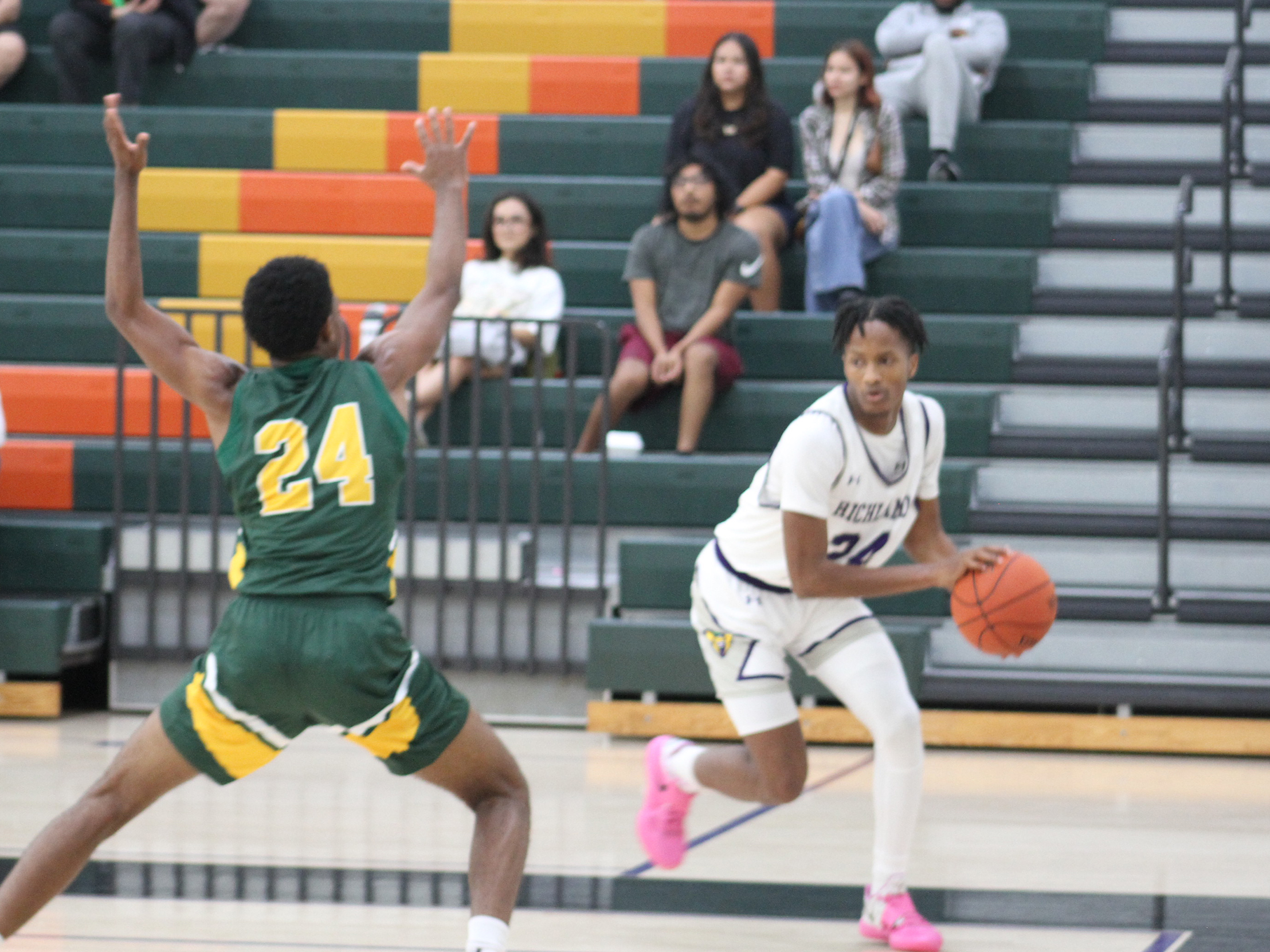 Thunderducks Blitz Suns, Remain in First Place